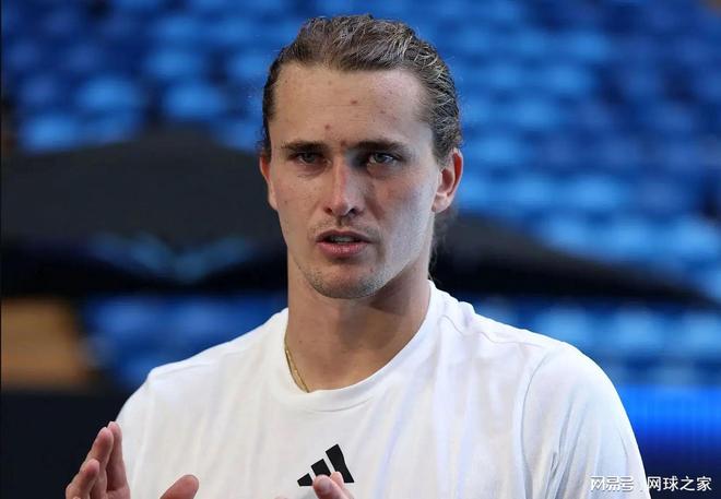 西班牙网球队血洗美国网球队，兹维列夫统治全场的简单介绍