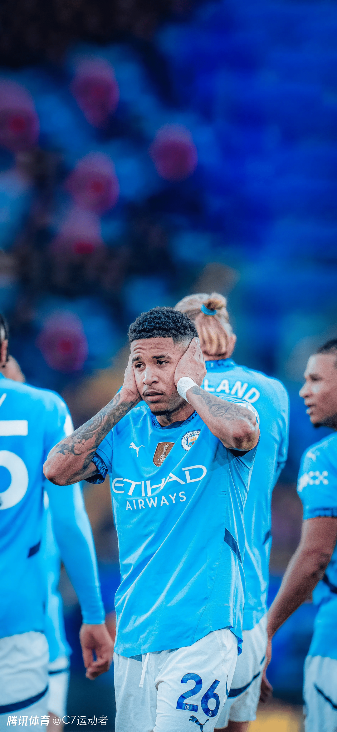 包含曼城客场逆转西汉姆，继续不败表现的词条