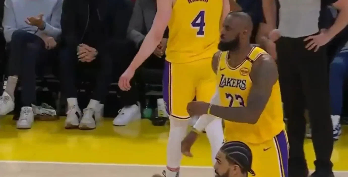 湖人豪取连胜，实力稳固榜首位置的简单介绍