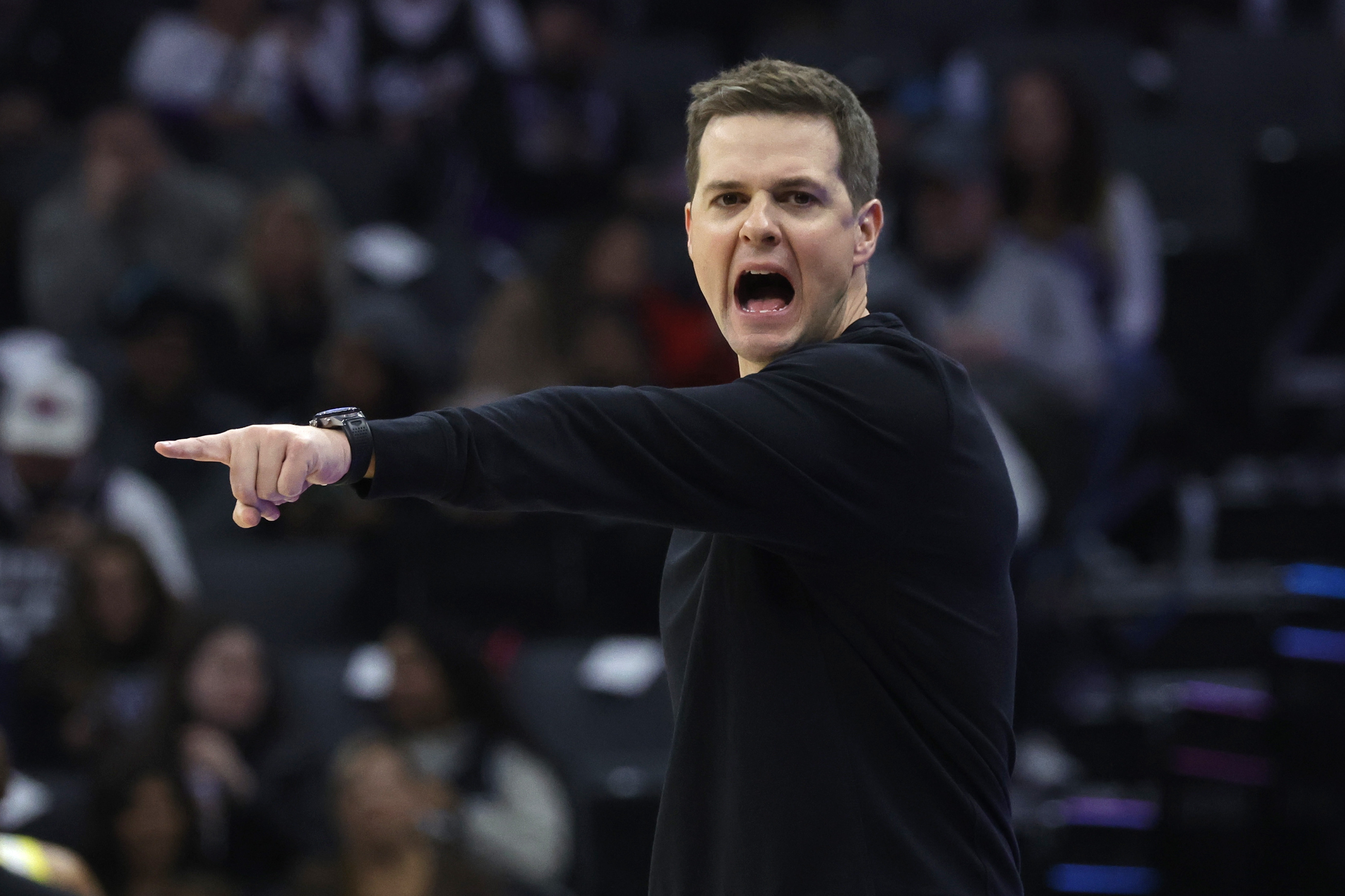 关于爵士在主场实现复仇，成功击败老鹰的信息