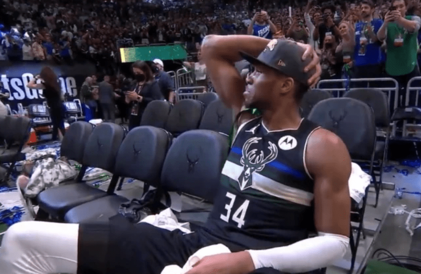 关于国王队主场告负，球迷情绪低落的信息