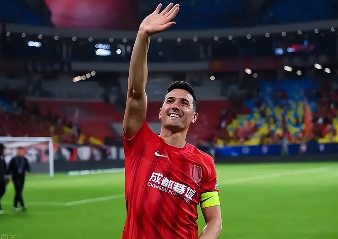 球员运动员表现出色，赛场如战场的简单介绍