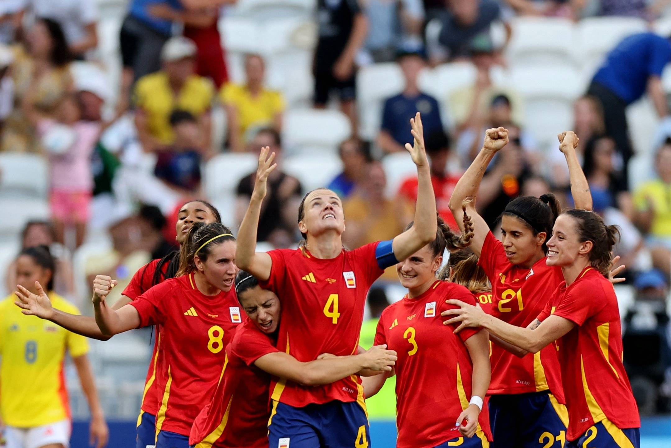 西班牙女足奋力抗衡取得胜利的简单介绍