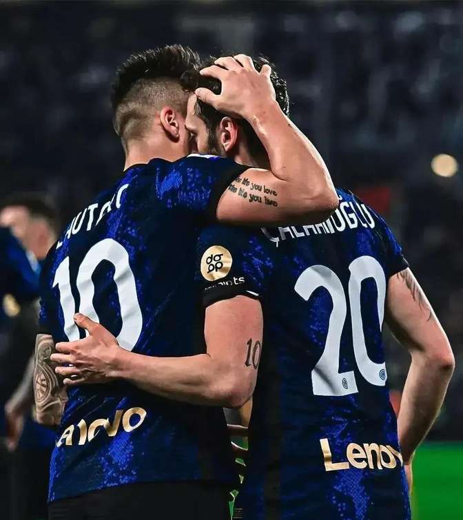 包含波兰队鏖战法国队，奥恰洛夫带队取胜的词条