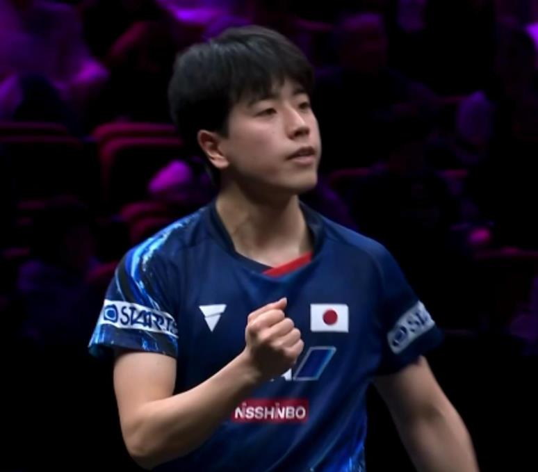 包含韩国队完胜日本队，奥恰洛夫点燃赛场的词条