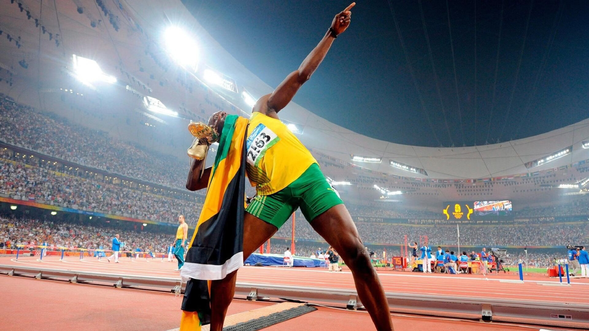 德甲争冠战之夜，贝林厄姆一锤定音，青春风暴席卷德意志