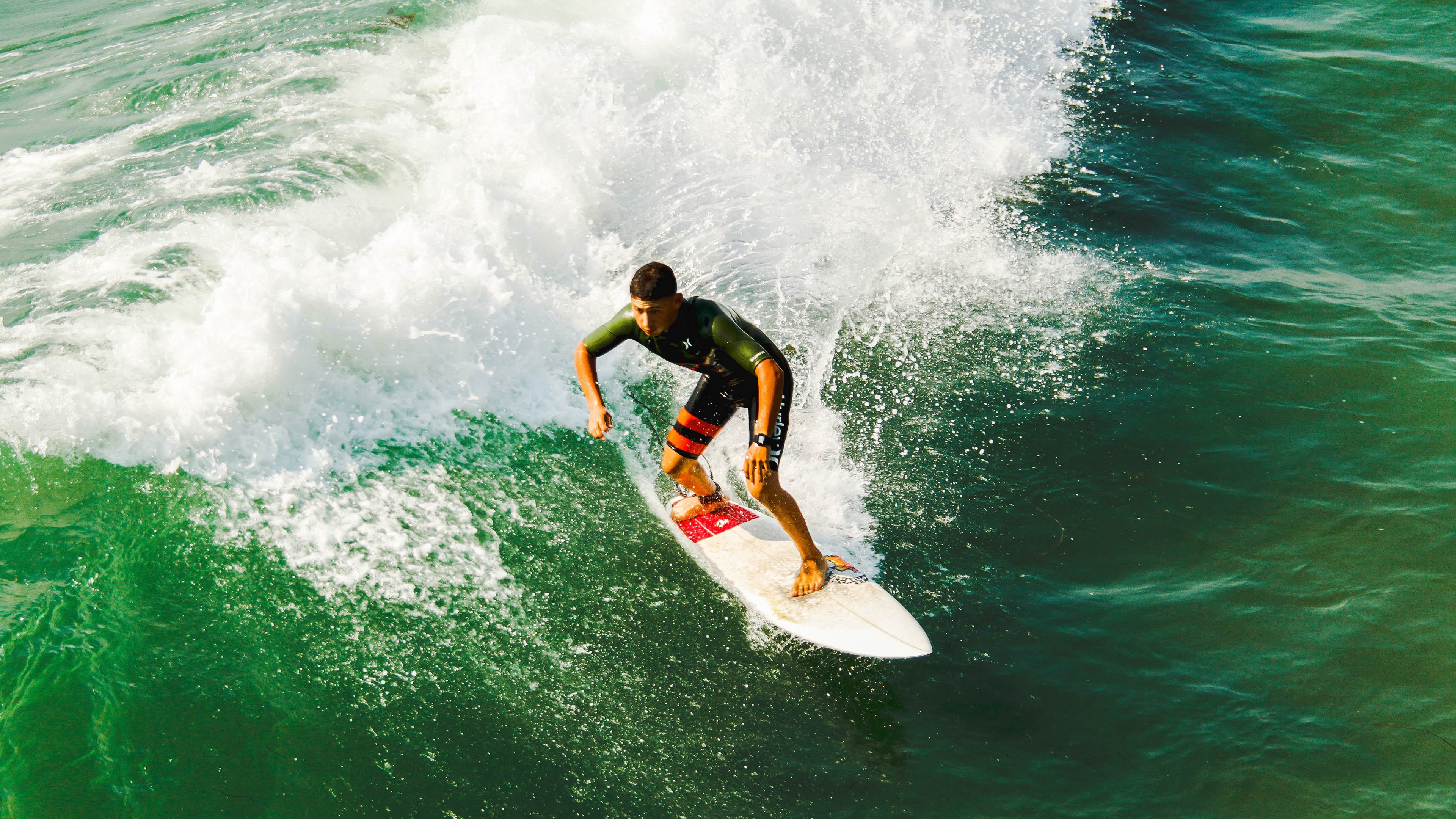 德里赫特之夜，当F1街道赛的轰鸣，遇见大场面先生的冷峻