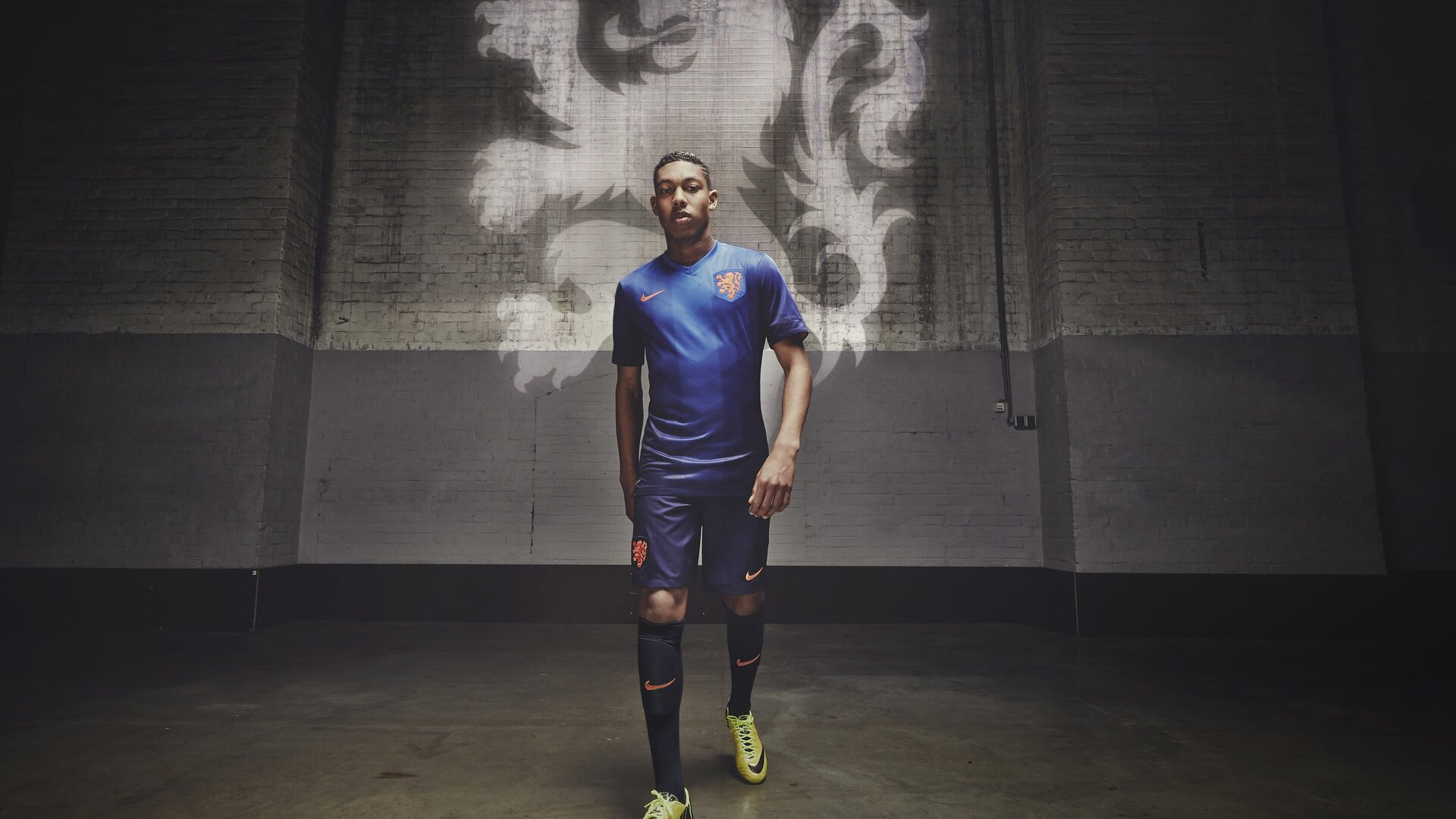 阿劳霍全程高能输出，NBA季后赛之夜的防守艺术与精神图腾