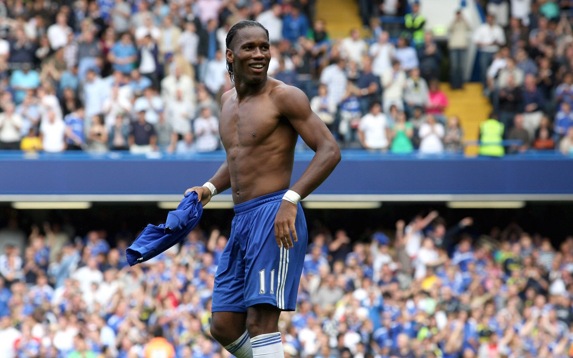 赛道与绿茵的碰撞,当F1揭幕战遇见玻利维亚逆袭